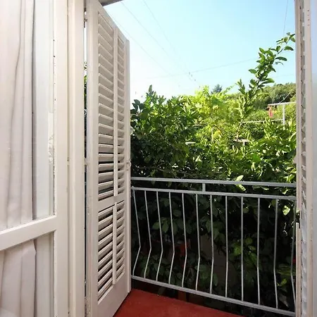 Double Loviste 10181e Guest house