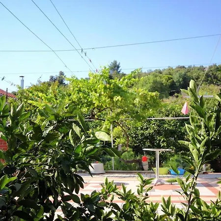 Double Loviste 10181e Guest house 3*