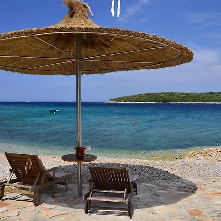Double Loviste 10181e Guest house 3*